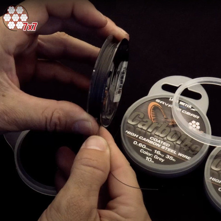 Linka nierdzewna w otulinie Savage Gear Carbon 49 średnica 0,70mm 23kg 10m nr art. 54897